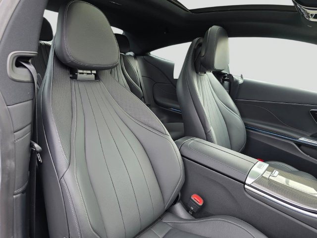 Used 2024 Mercedes-Benz CLE 300 4MATIC Coupe image 10