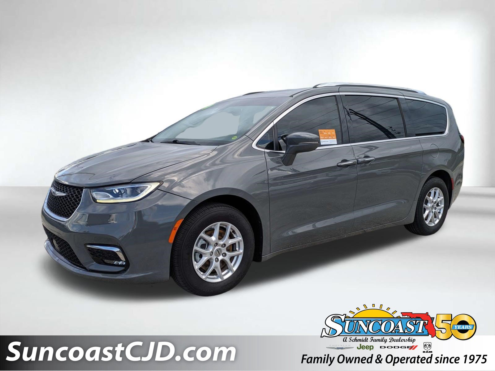 Certified 2021 Chrysler Pacifica Touring-L FWD image 1