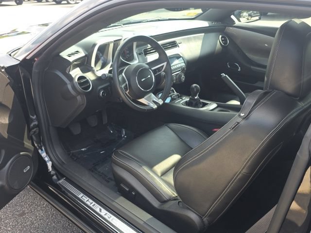 Used 2010 Chevrolet Camaro SS RWD image 16