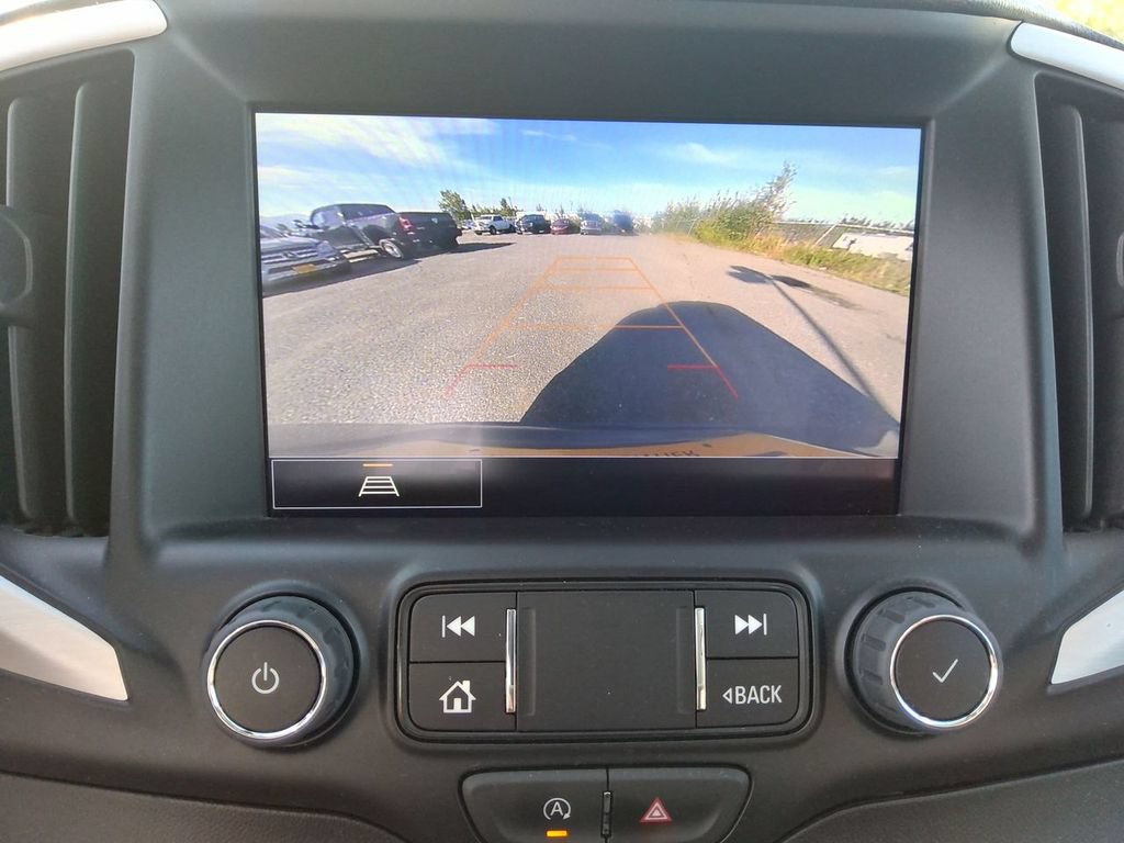 Used 2024 GMC Terrain SLT AWD/4WD image 16