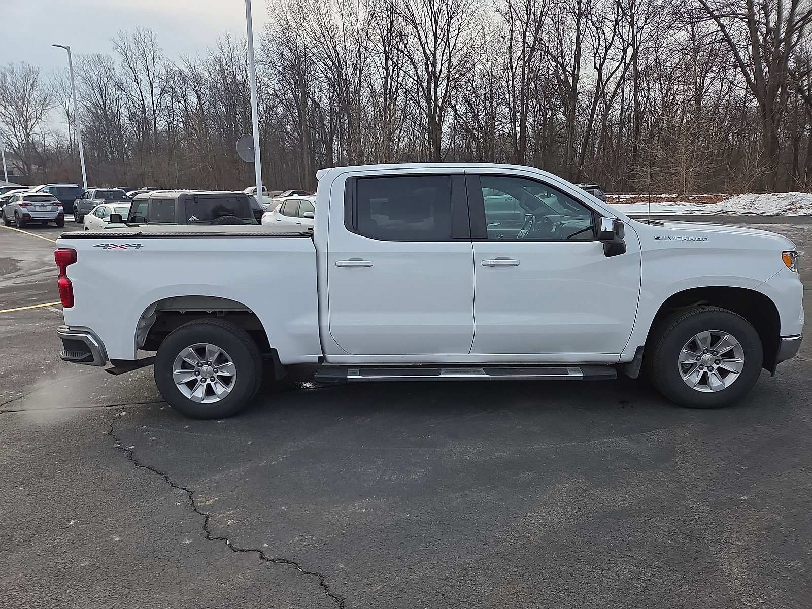 Used 2022 Chevrolet Silverado 1500 LT image 2