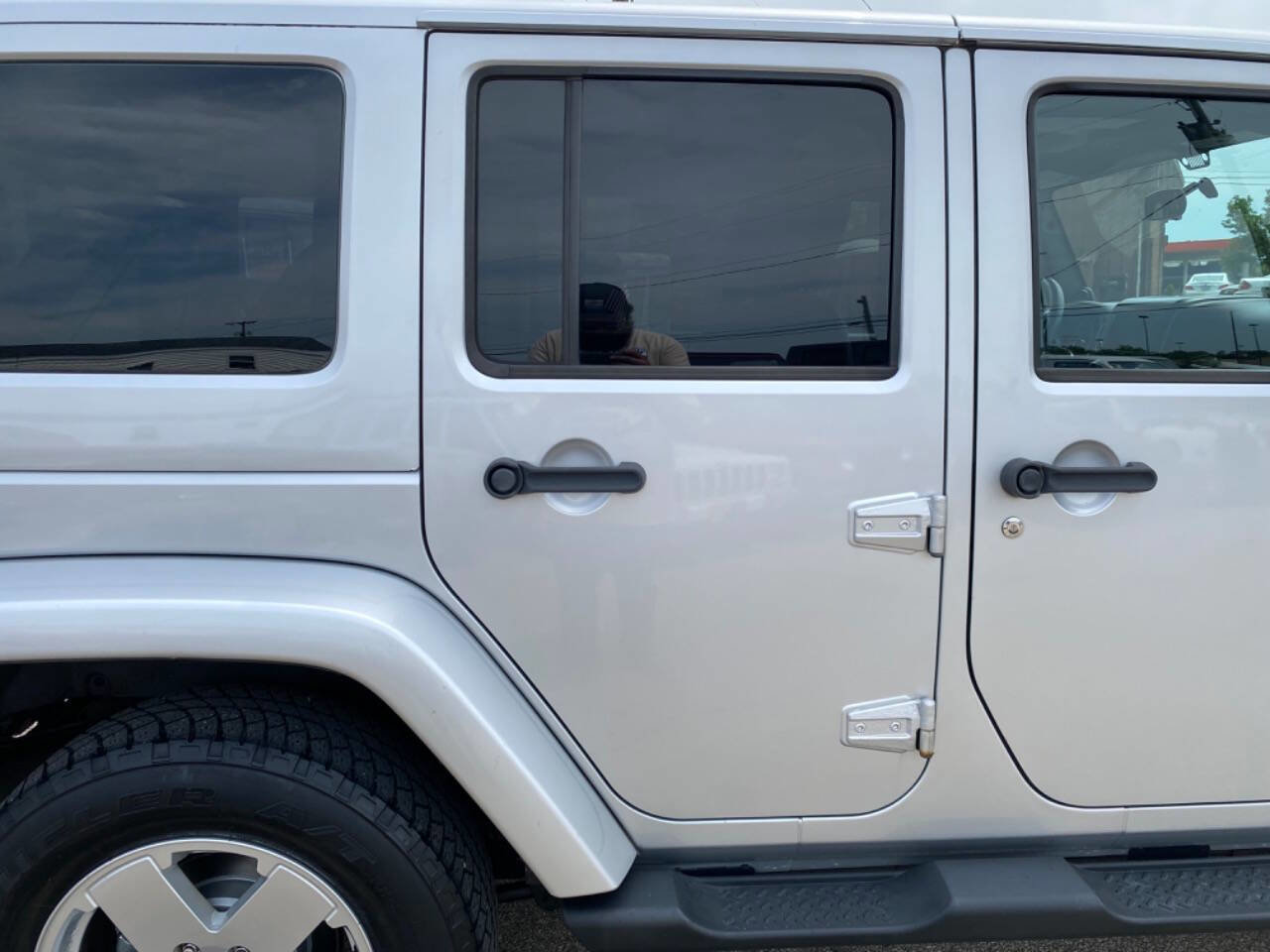 Used 2012 Jeep Wrangler Unlimited Sahara w/ Dual Top Group AWD/4WD image 61