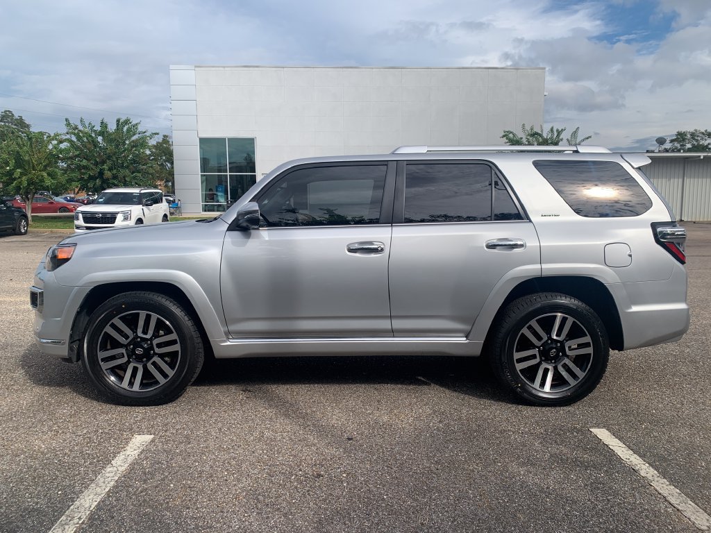 Used 2022 Toyota 4Runner Limited RWD image 5