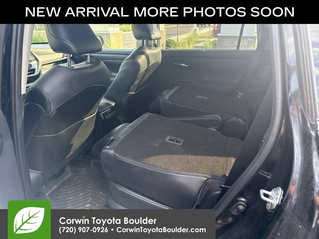 Used 2021 Toyota Highlander XLE AWD/4WD image 15