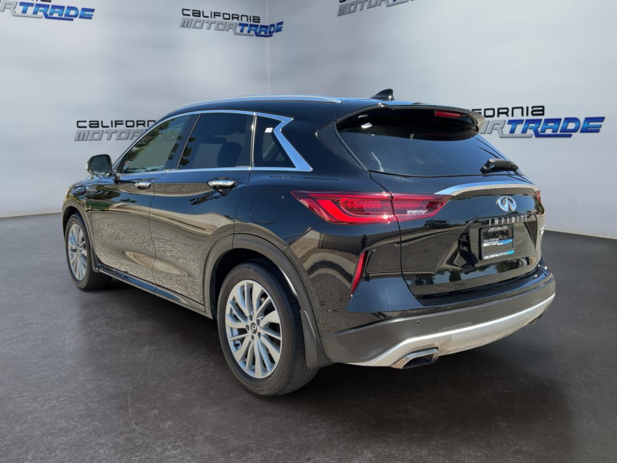Used 2023 INFINITI QX50 Luxe w/ Cargo Package FWD image 7