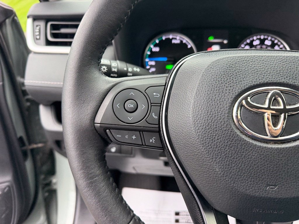 Used 2021 Toyota RAV4 XLE w/ XLE Grade Weather Package AWD/4WD image 27