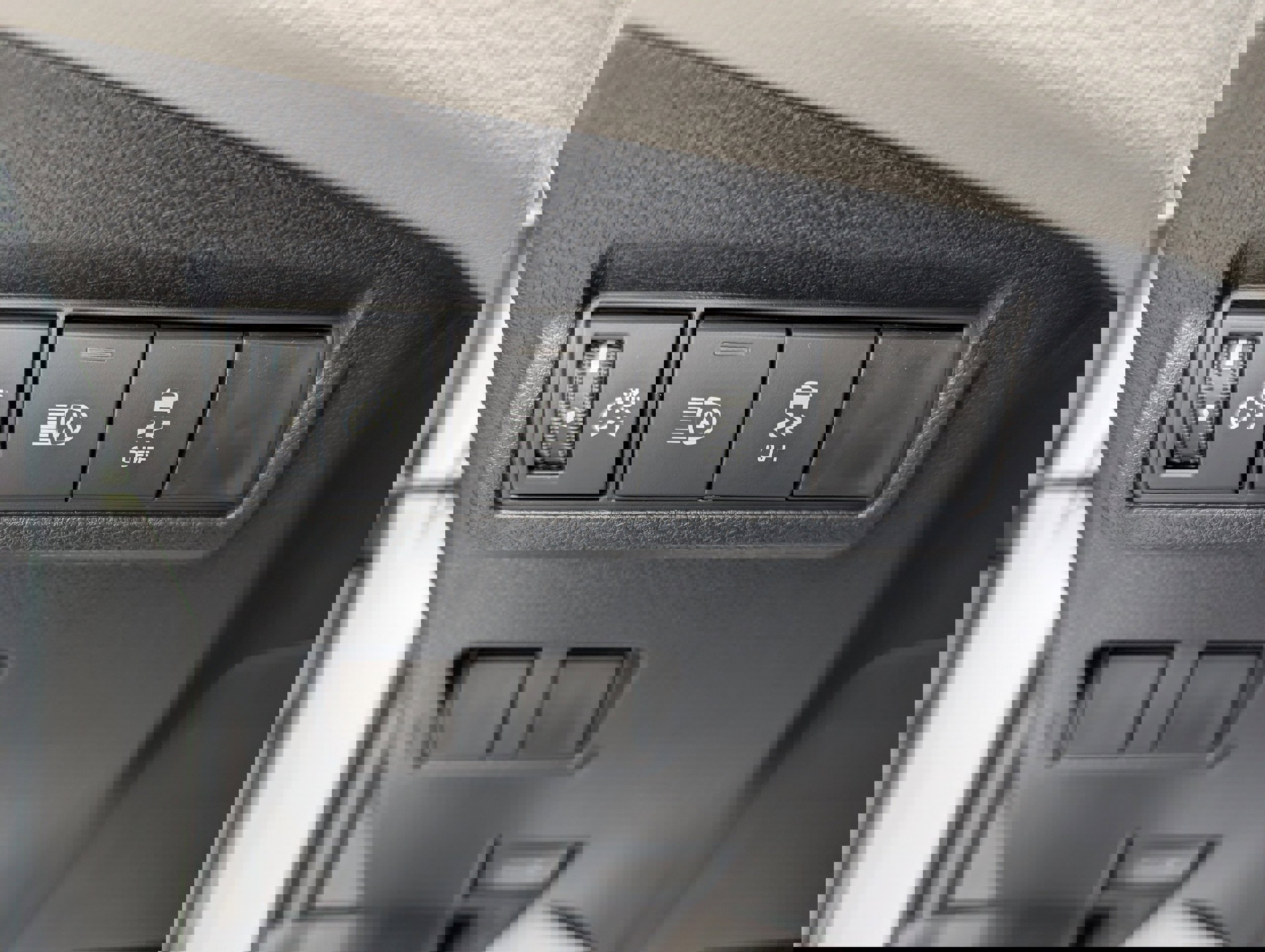 New 2026 Toyota Corolla Cross L image 21