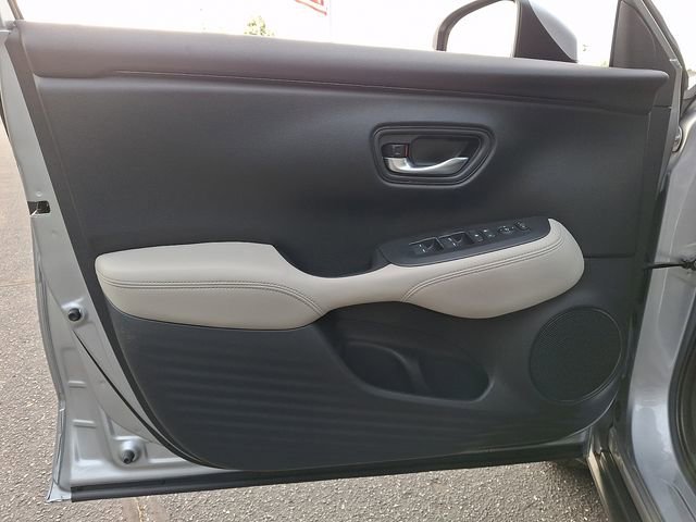 Used 2025 Honda HR-V LX image 12