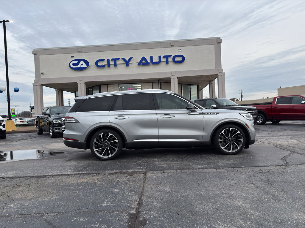 Used 2021 Lincoln Aviator Reserve w/ Equipment Group 202A image 9