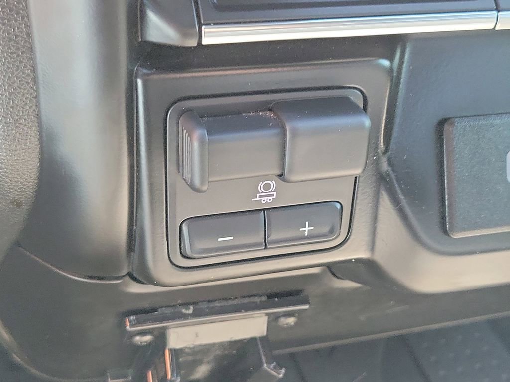 Used 2019 Chevrolet Silverado 1500 Custom w/ Custom Value Package image 12