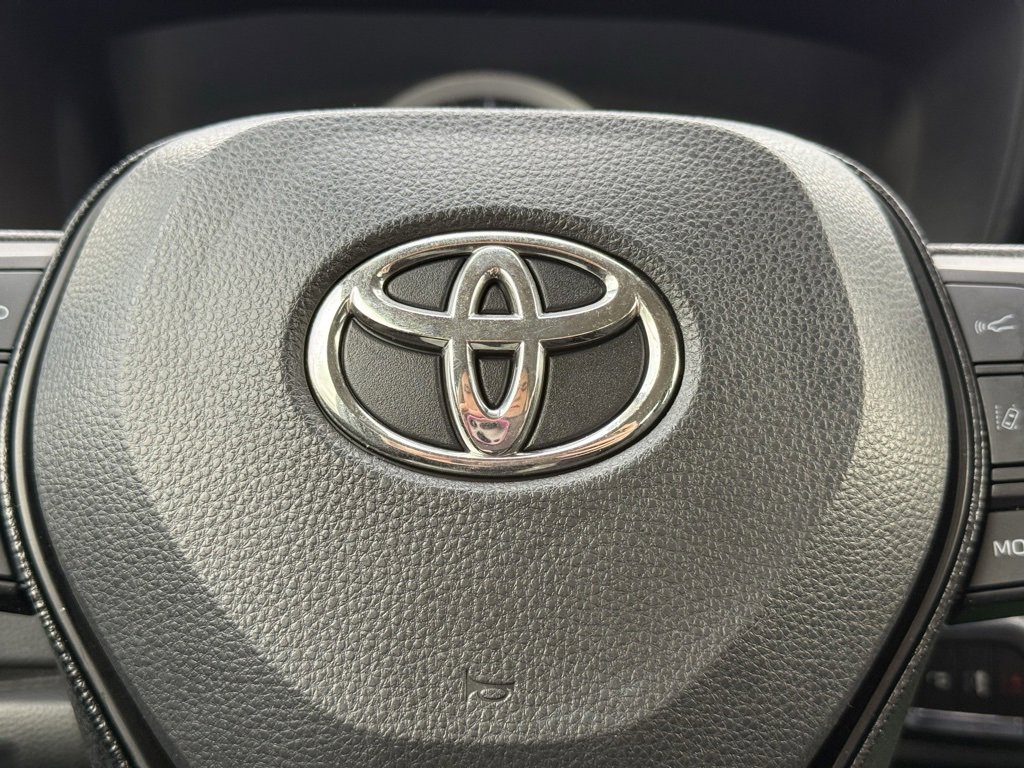 Used 2021 Toyota Corolla LE image 20