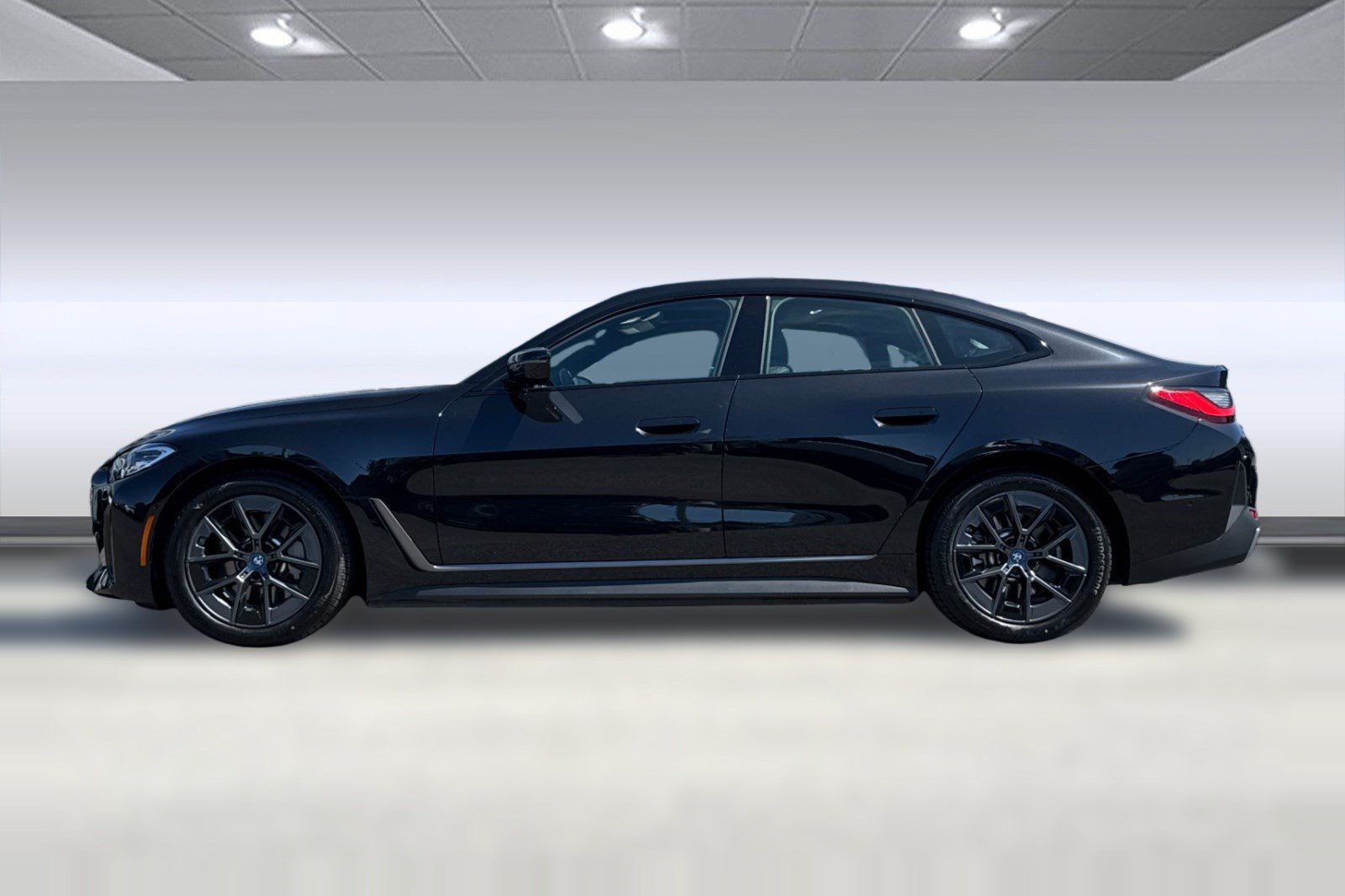 Certified 2023 BMW i4 eDrive40 w/ Premium Package RWD image 2