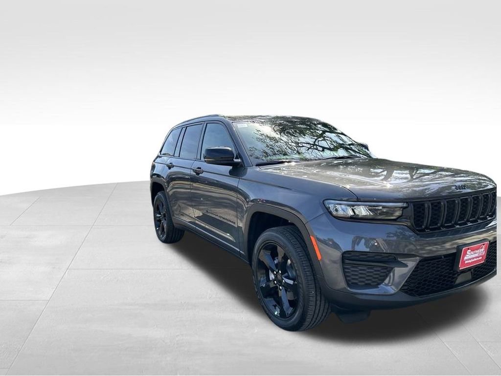 New 2025 Jeep Grand Cherokee Altitude image 8