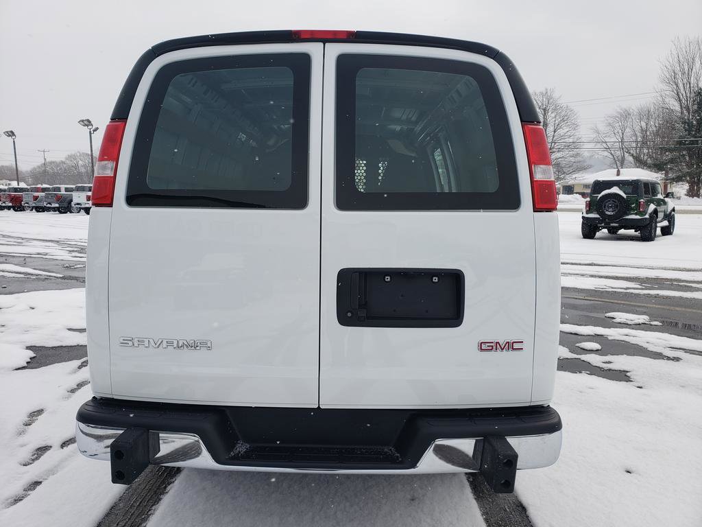 Used 2024 GMC Savana 2500 w/ Driver Convenience Package RWD image 4