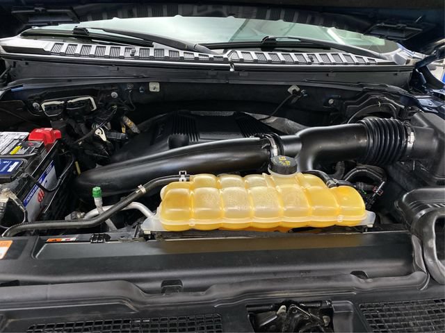 Used 2018 Ford Expedition Max XLT w/ Equipment Group 202A AWD/4WD image 12