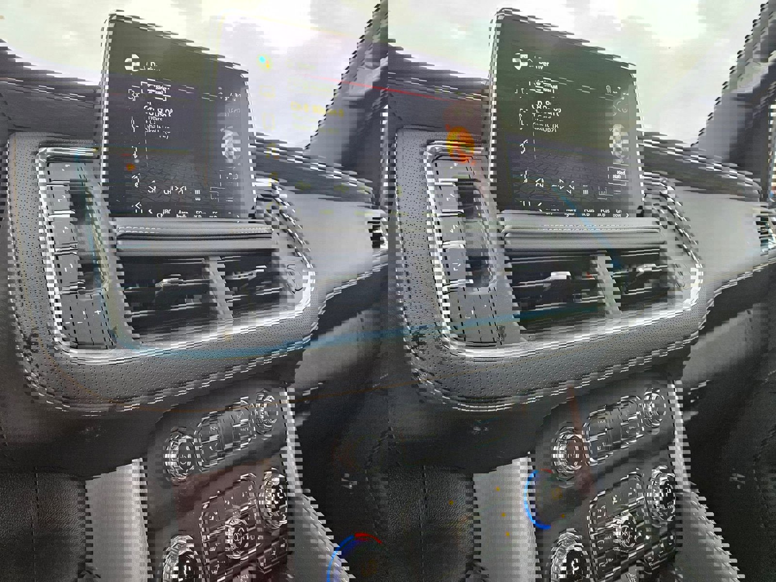 Used 2022 GMC Yukon SLT w/ SLT Luxury Package image 15