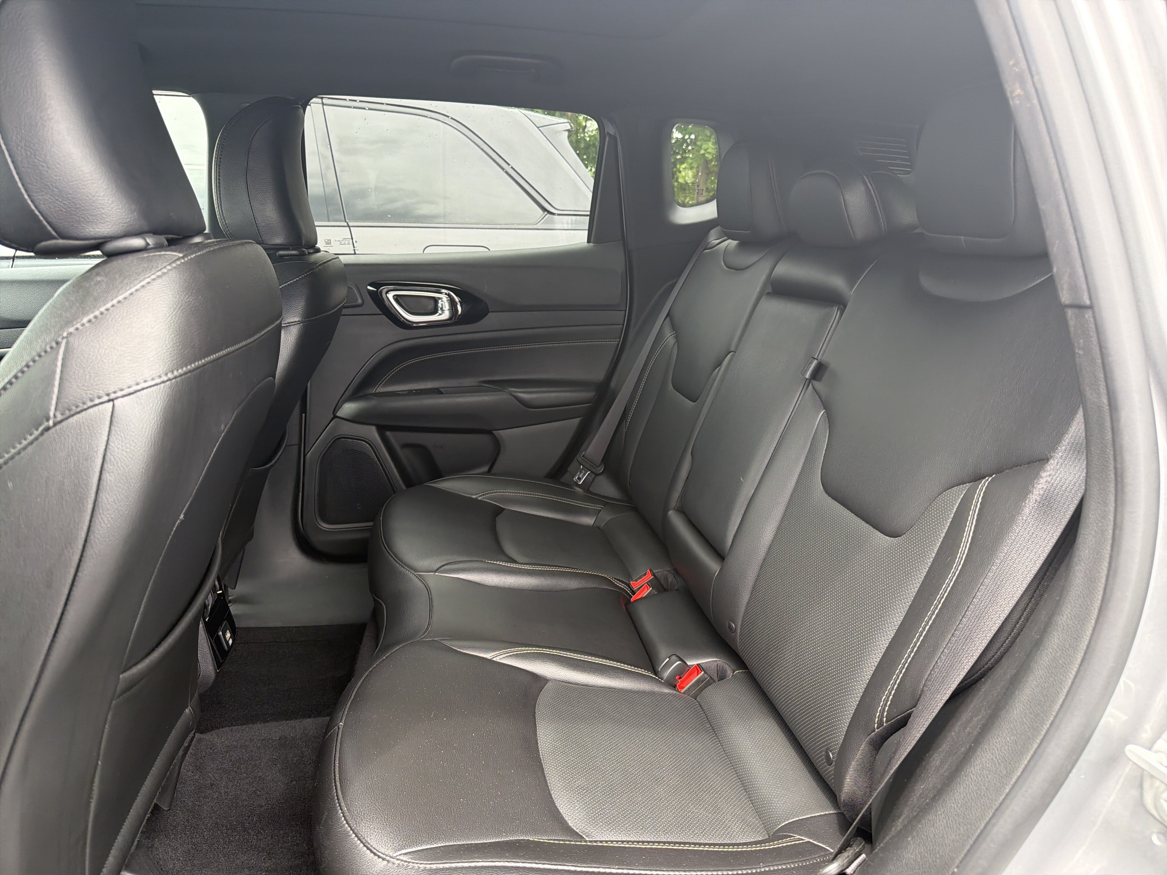 Used 2023 Jeep Compass High Altitude AWD/4WD image 11