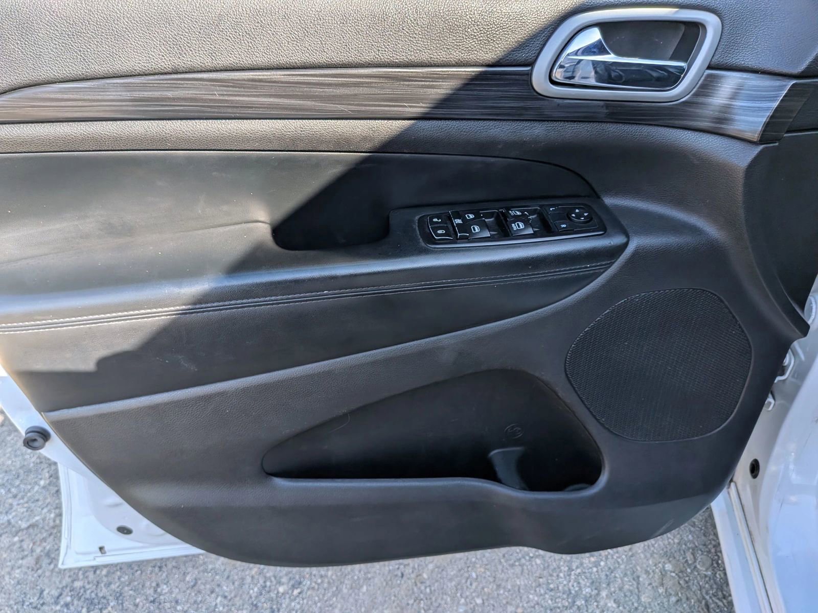 Used 2019 Jeep Grand Cherokee Altitude image 22