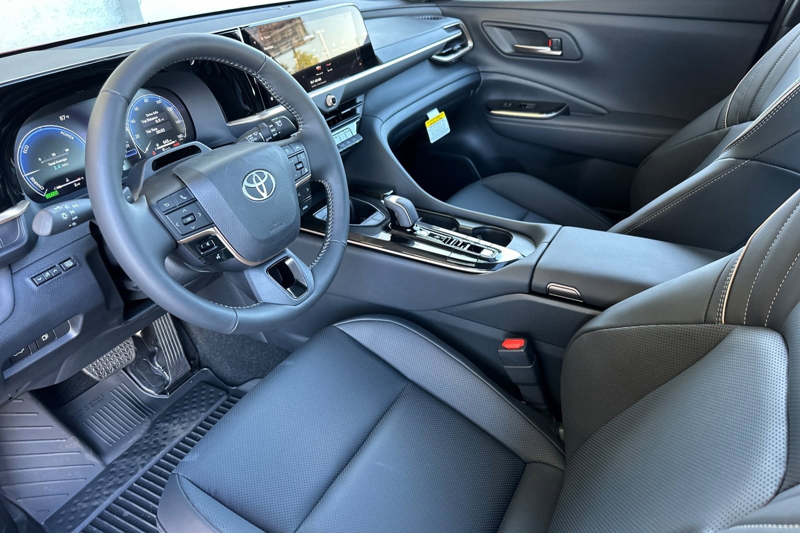 New 2025 Toyota Crown Signia image 9