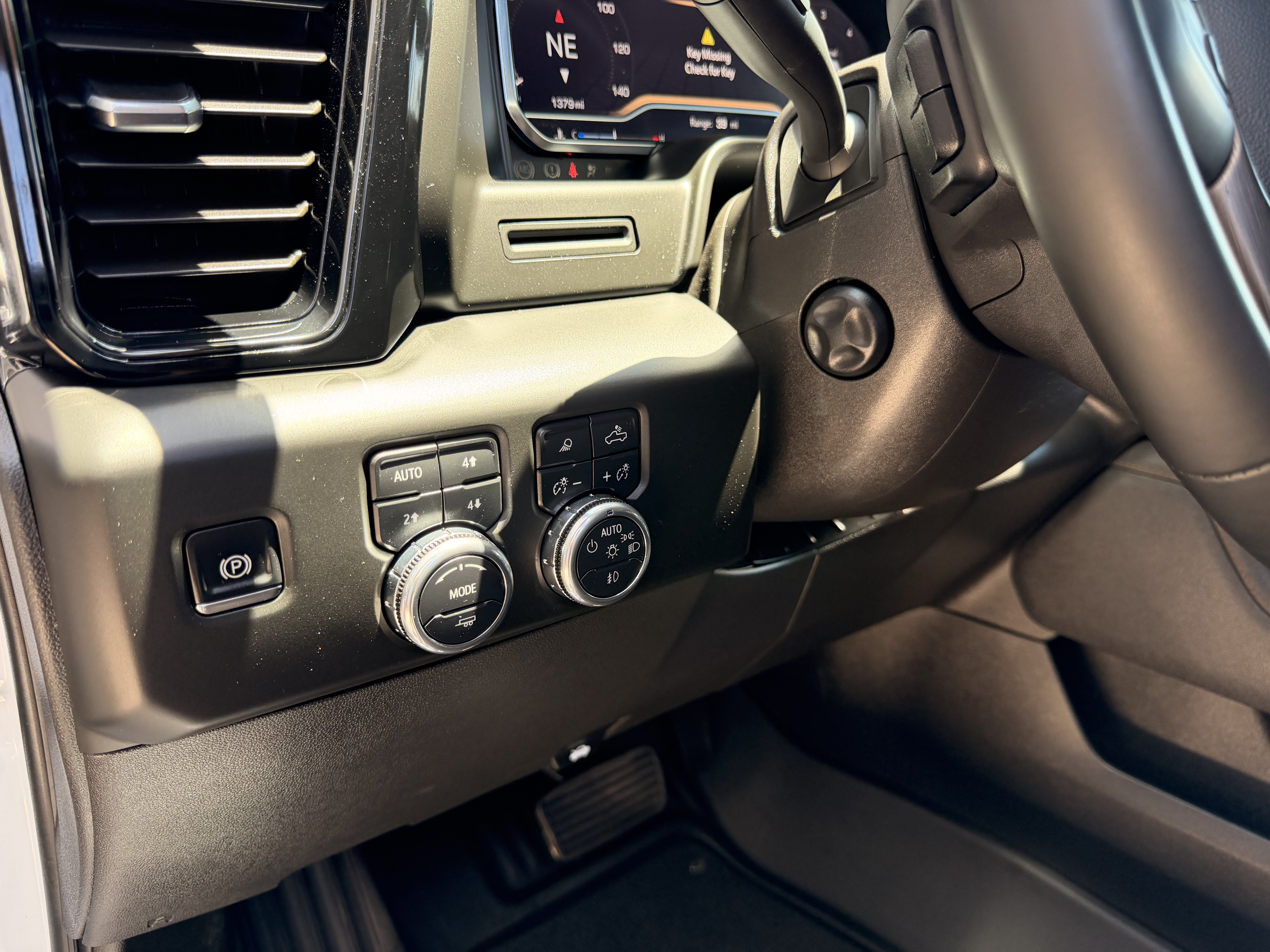 Used 2025 GMC Sierra 1500 AT4 AWD/4WD image 15