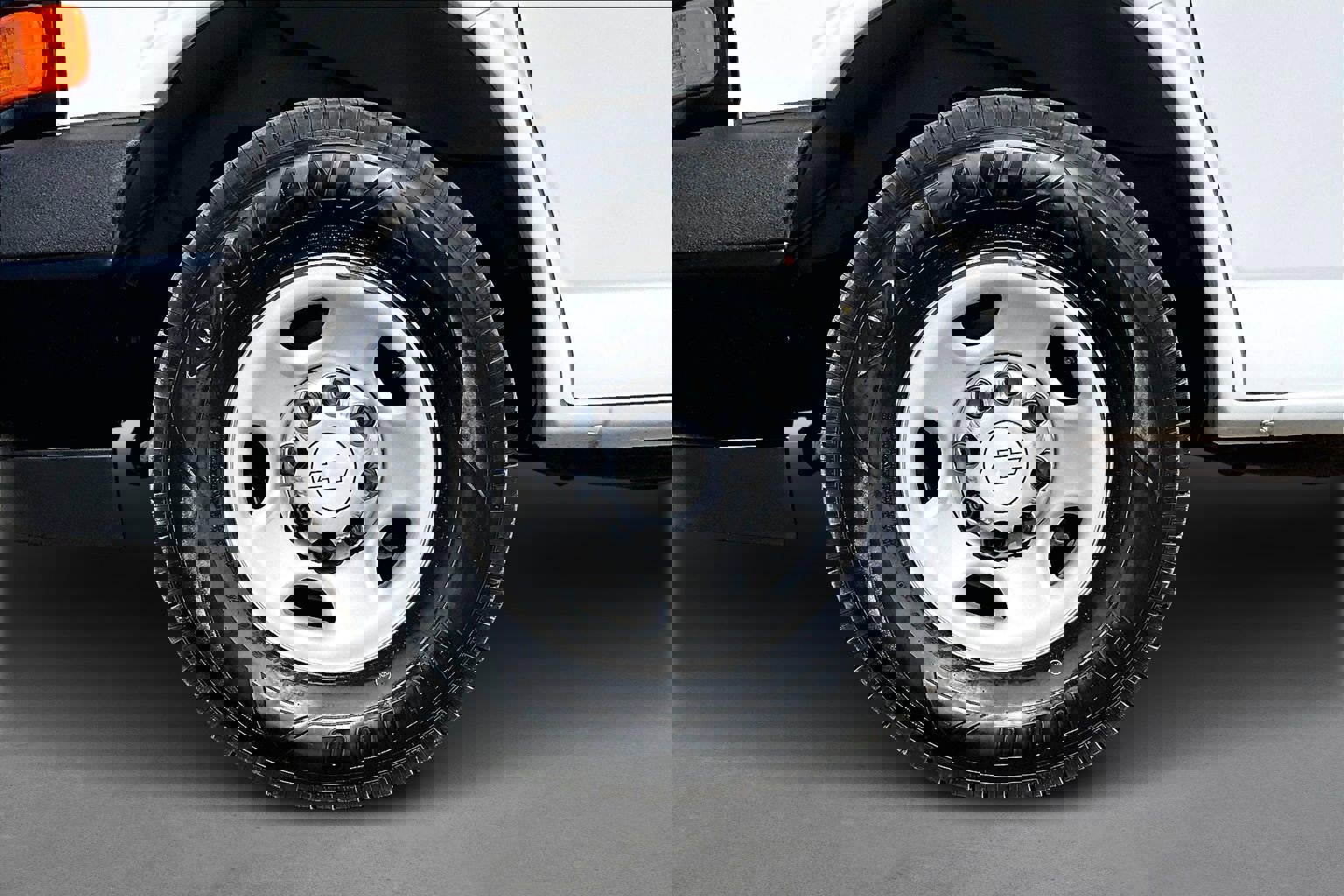 Used 2017 Chevrolet Express 2500 LS image 8