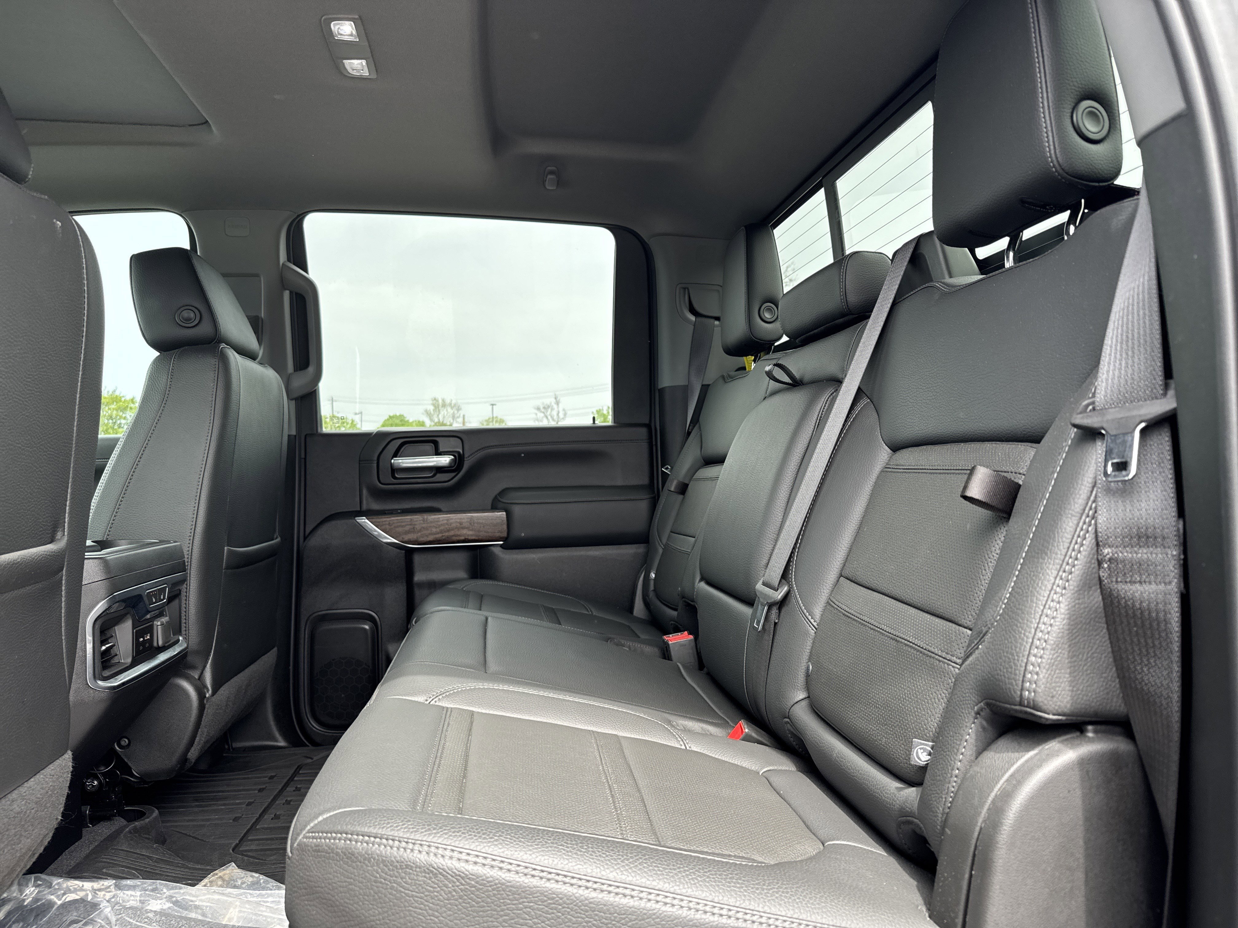 Used 2023 GMC Sierra 2500 Denali w/ Denali Ultimate Package image 30