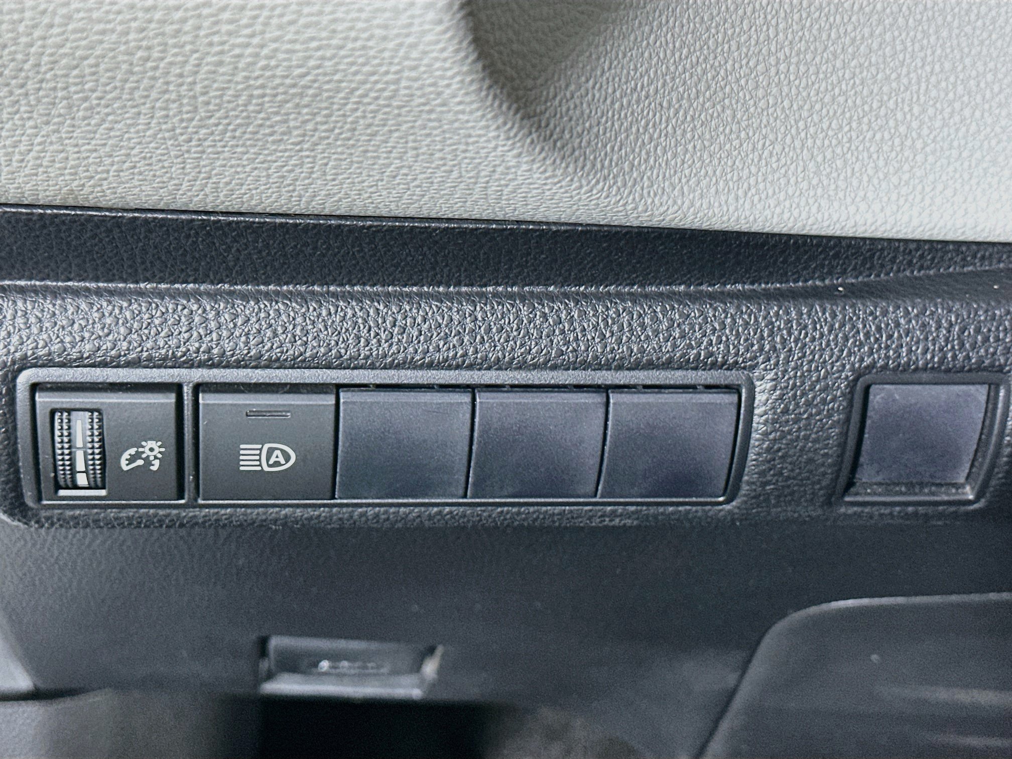 Used 2021 Toyota Corolla LE FWD image 16