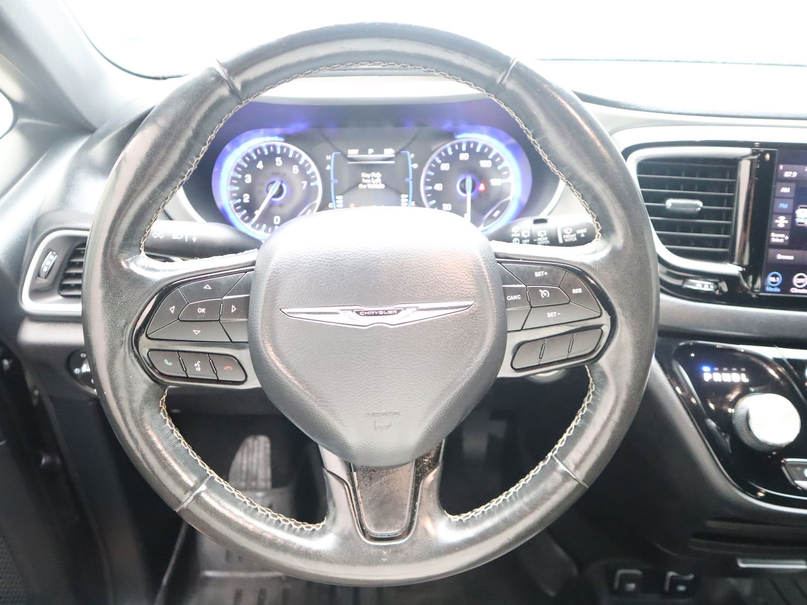 Used 2020 Chrysler Pacifica Touring-L AWD/4WD image 27