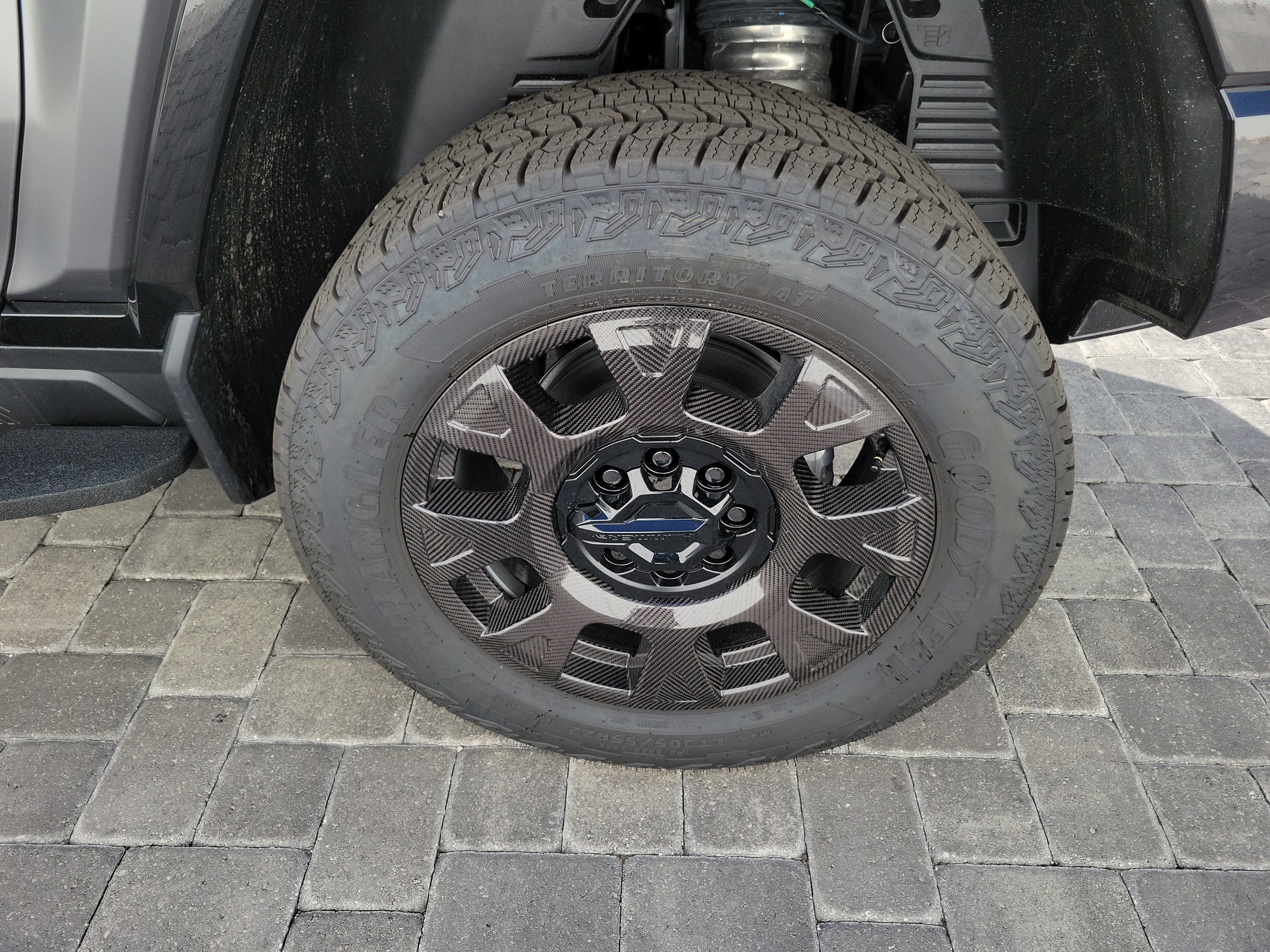 New 2026 GMC Hummer EV 3X w/ Carbon Fiber Edition Package AWD/4WD image 10
