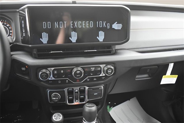 New 2025 Jeep Gladiator Sport image 20