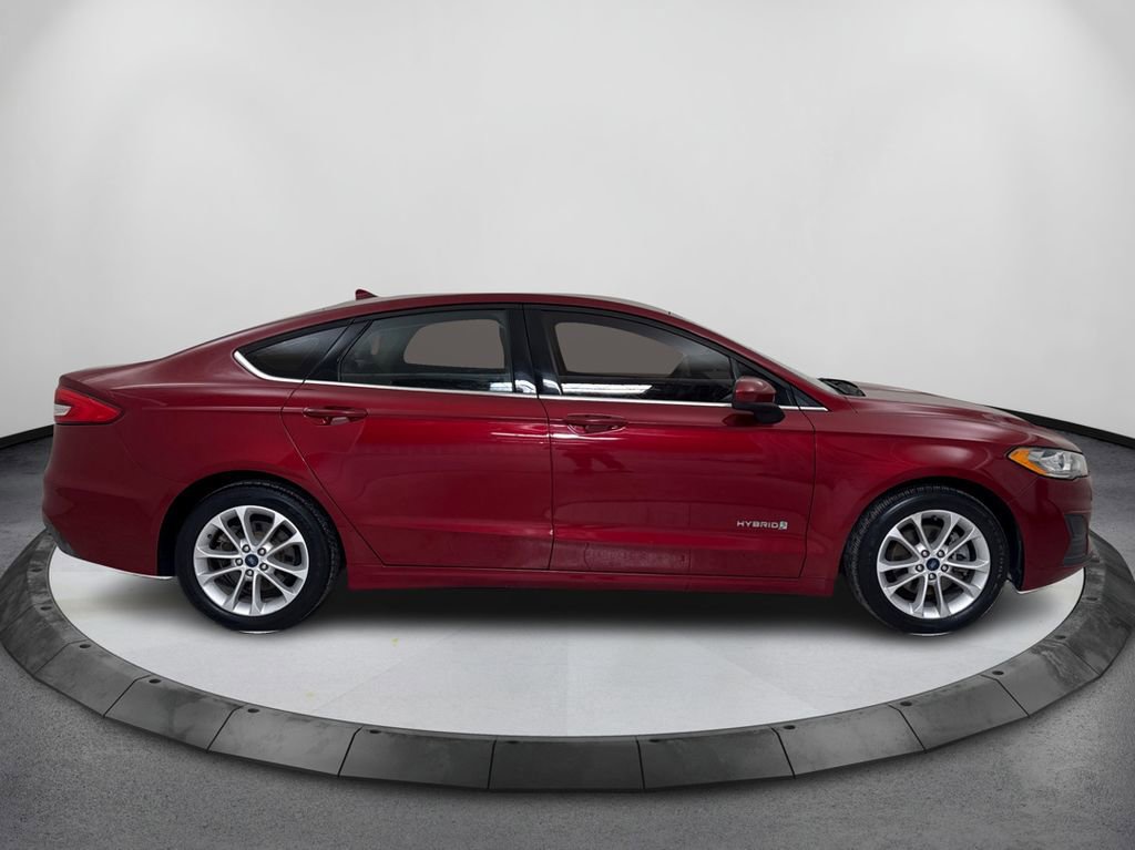 Used 2019 Ford Fusion SE image 4