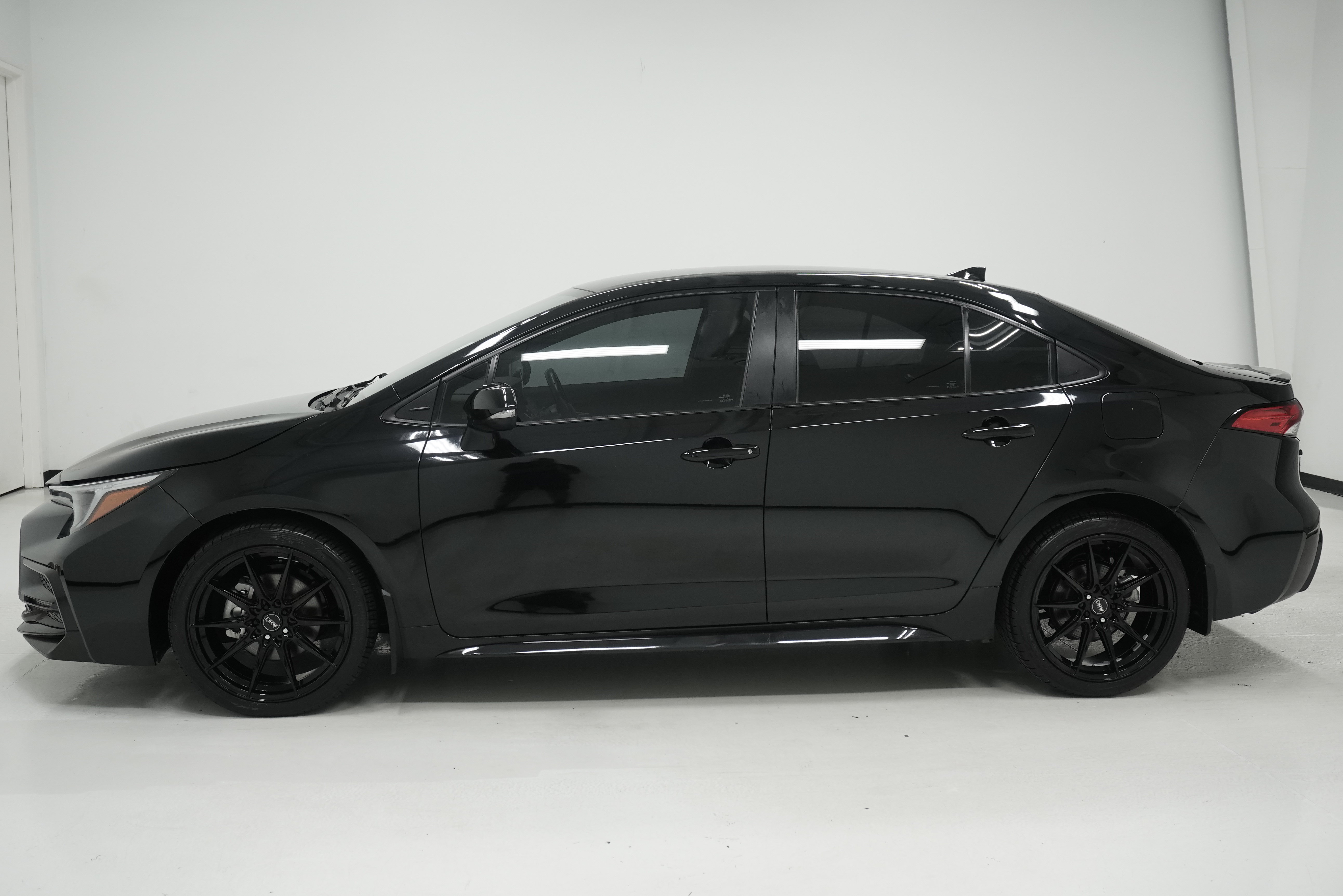 Used 2023 Toyota Corolla SE FWD image 7