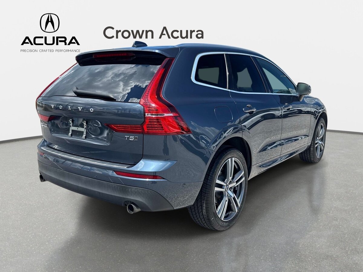 Used 2018 Volvo XC60 T5 Momentum w/ Vision Package AWD/4WD image 4