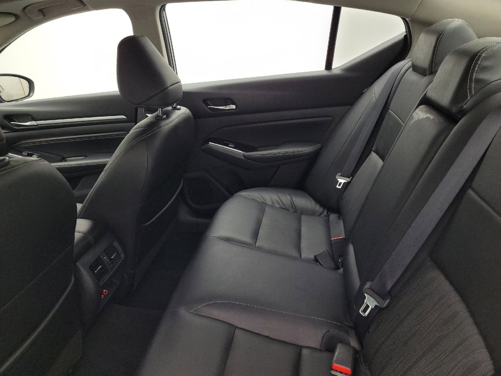 Used 2020 Nissan Altima 2.0 Platinum FWD image 18