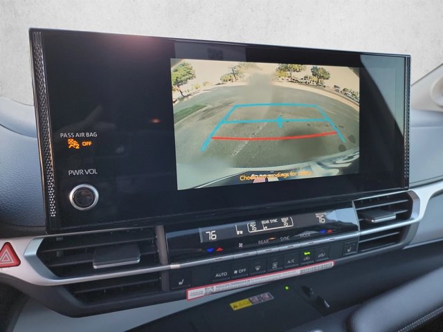 Used 2026 Toyota Sienna XLE FWD image 14