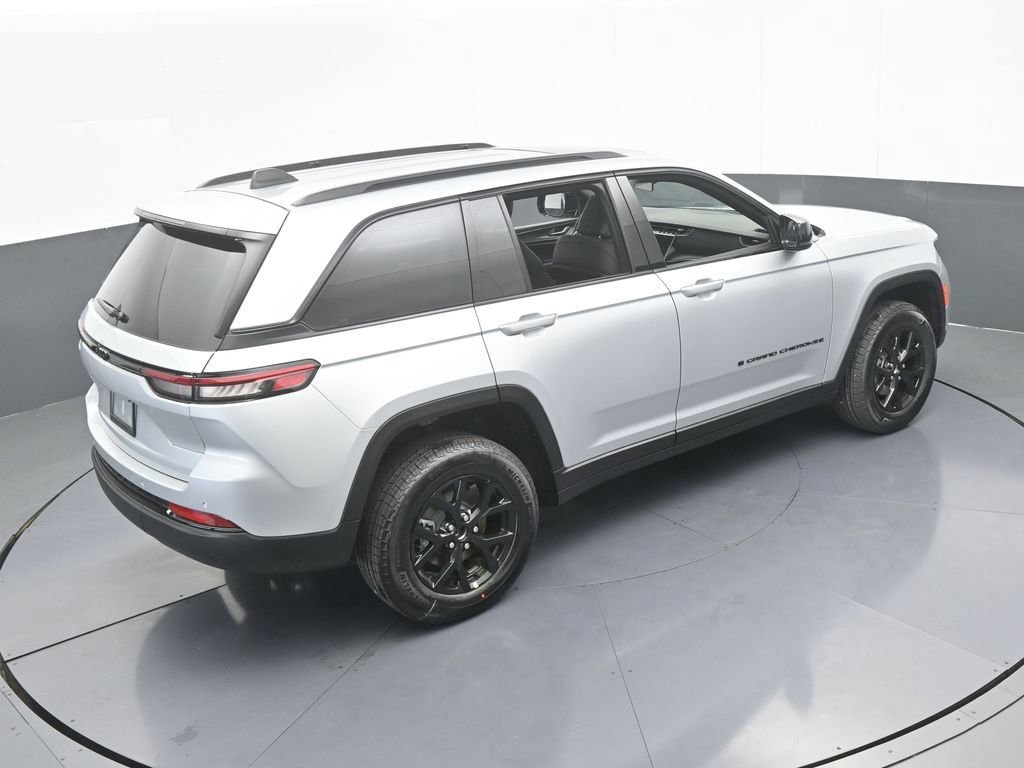 New 2025 Jeep Grand Cherokee Altitude image 46