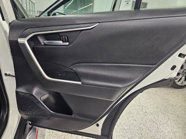 Used 2022 Toyota RAV4 XLE w/ Convenience Package FWD image 29