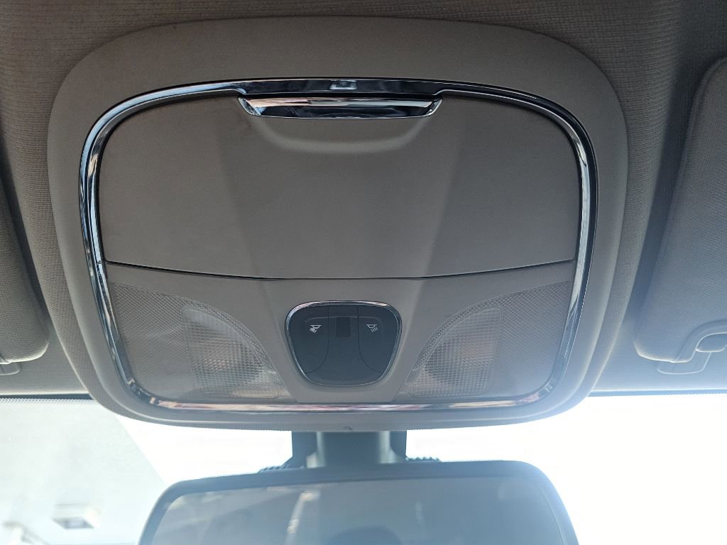 Used 2016 Jeep Cherokee Latitude w/ Safety/Convenience Group image 32