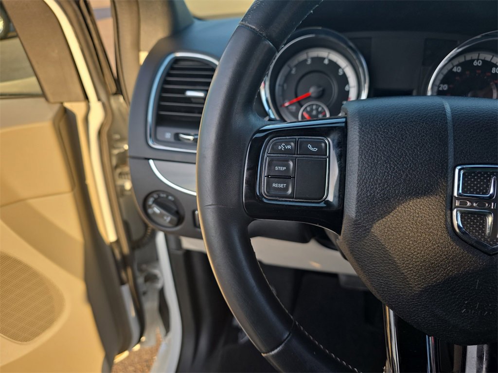 Used 2019 Dodge Grand Caravan SXT image 19