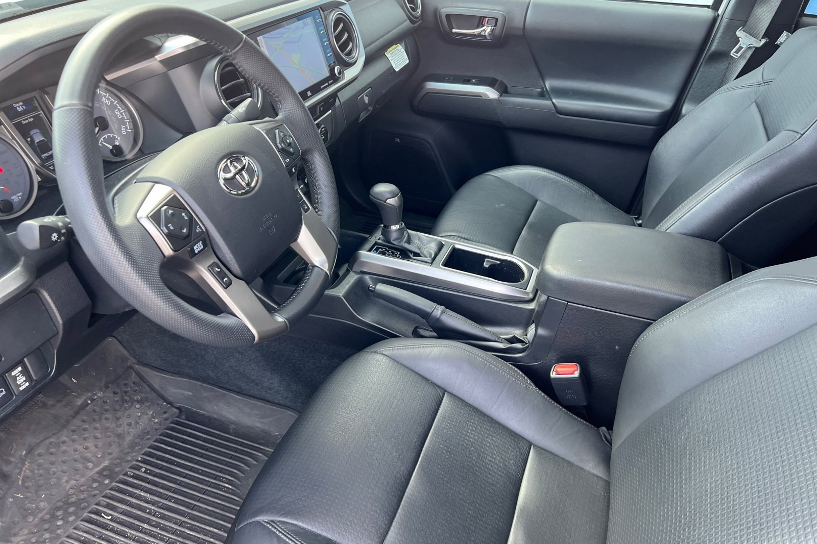 Used 2023 Toyota Tacoma Limited w/ Black Out Package (TMS) image 10