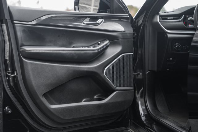 Used 2022 Jeep Grand Cherokee Altitude image 40