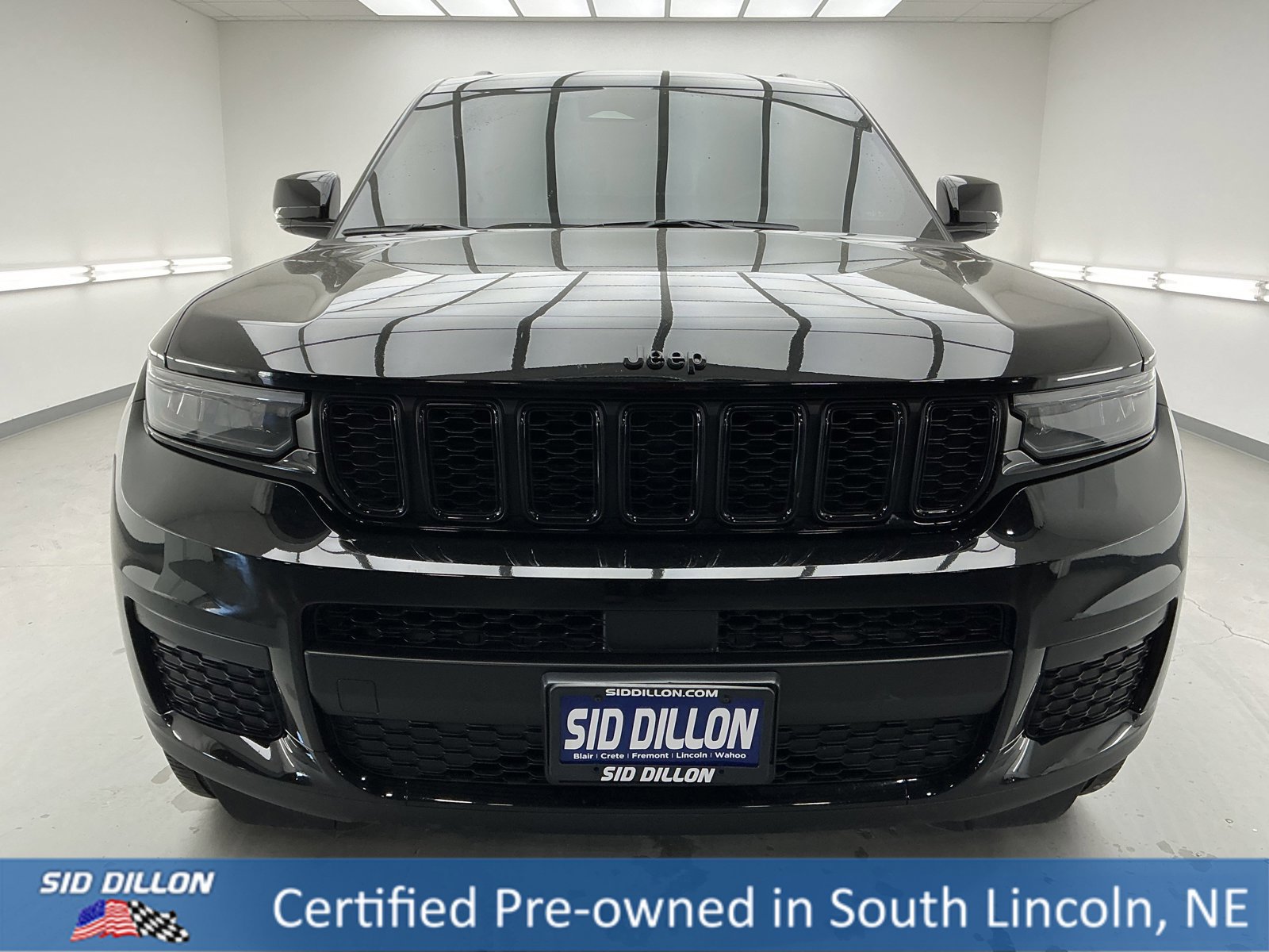 Used 2021 Jeep Grand Cherokee L Laredo image 2