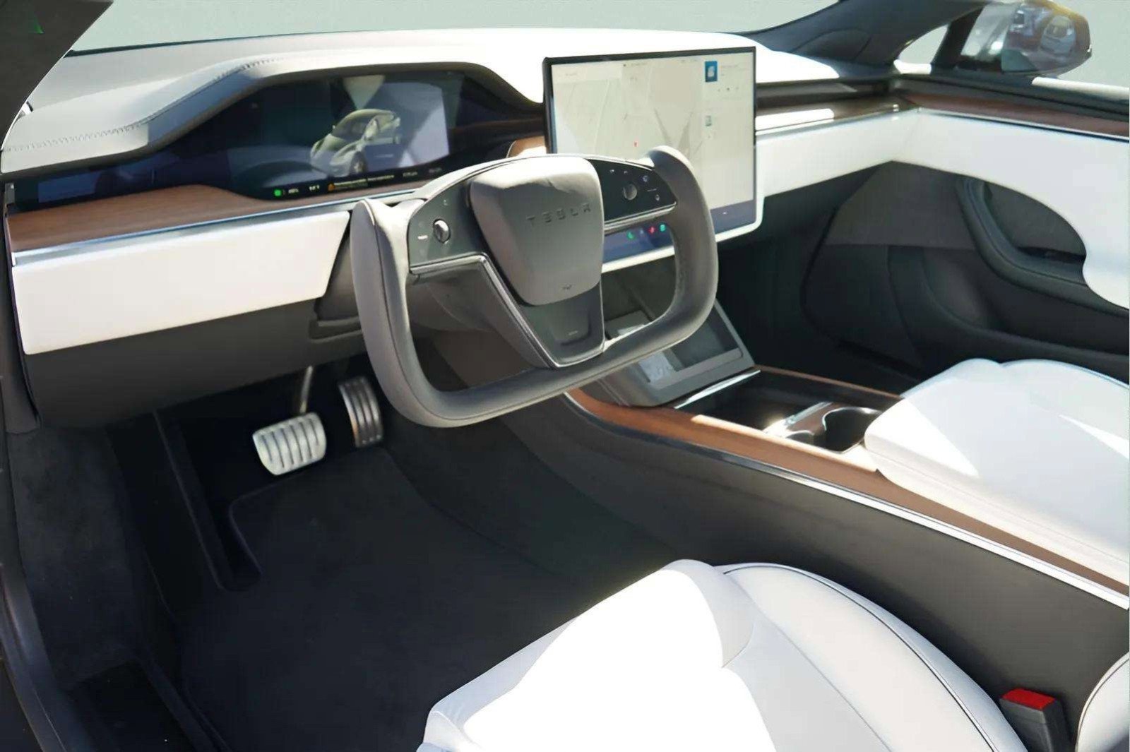 Used 2021 Tesla Model S Plaid image 33