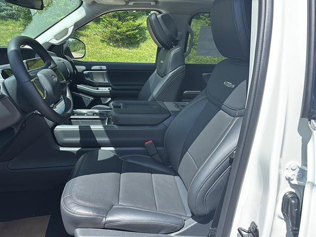 New 2026 Ford Expedition Platinum w/ Driver's Package AWD/4WD image 10