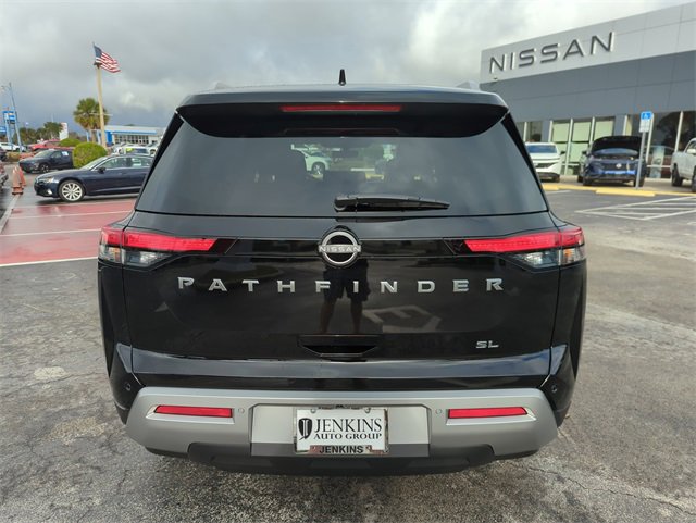 New 2025 Nissan Pathfinder SL image 5