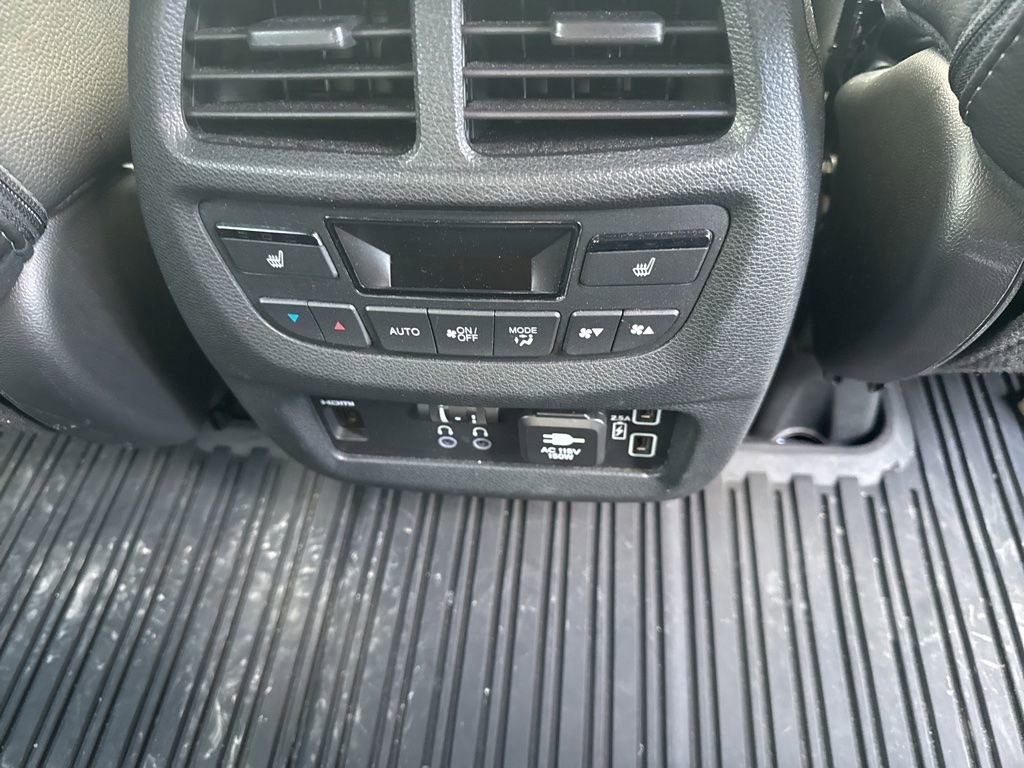 Used 2021 Honda Pilot Touring image 6