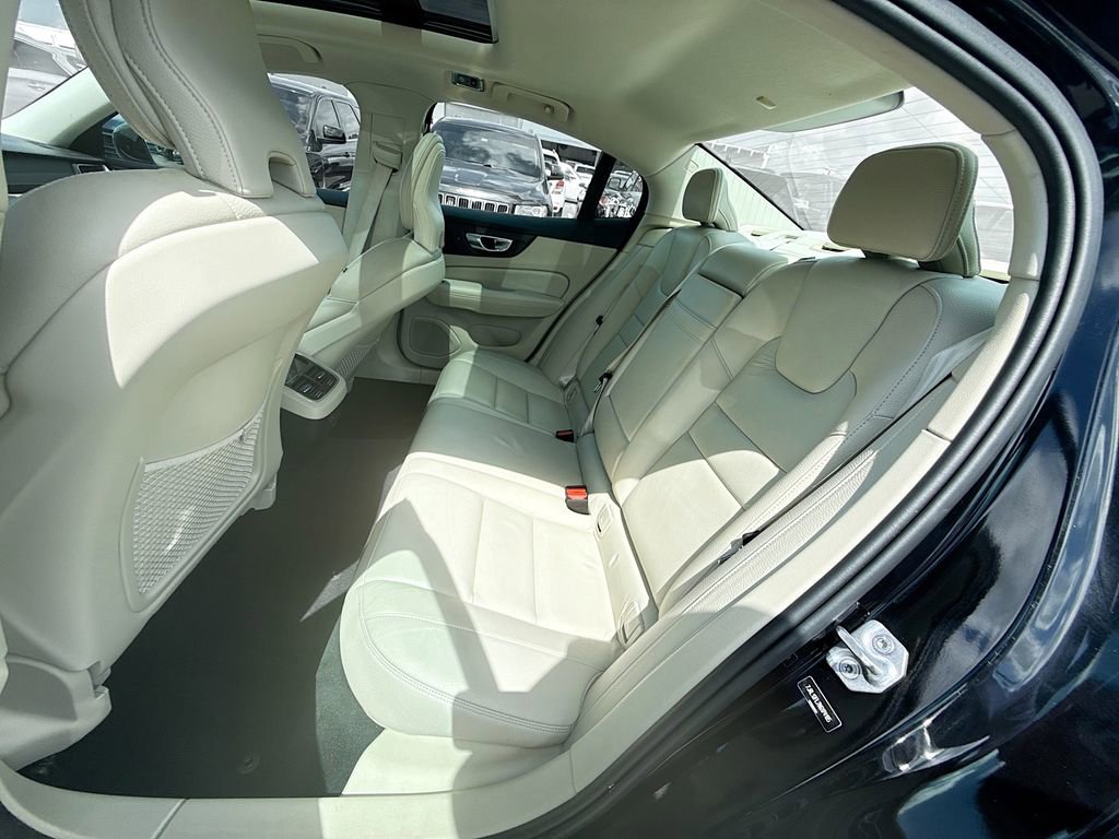 Used 2022 Volvo S60 B5 Inscription FWD image 27