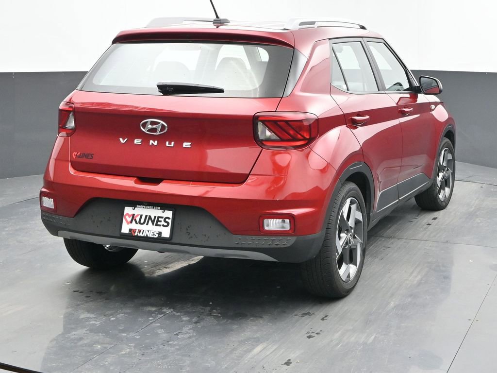 Used 2025 Hyundai Venue SEL image 10