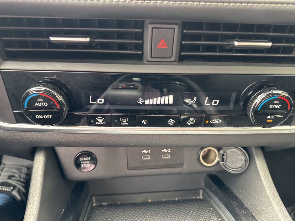 Used 2025 Nissan Rogue SV image 16