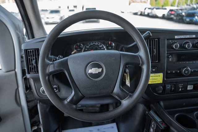 Used 2009 Chevrolet Express 3500 image 28